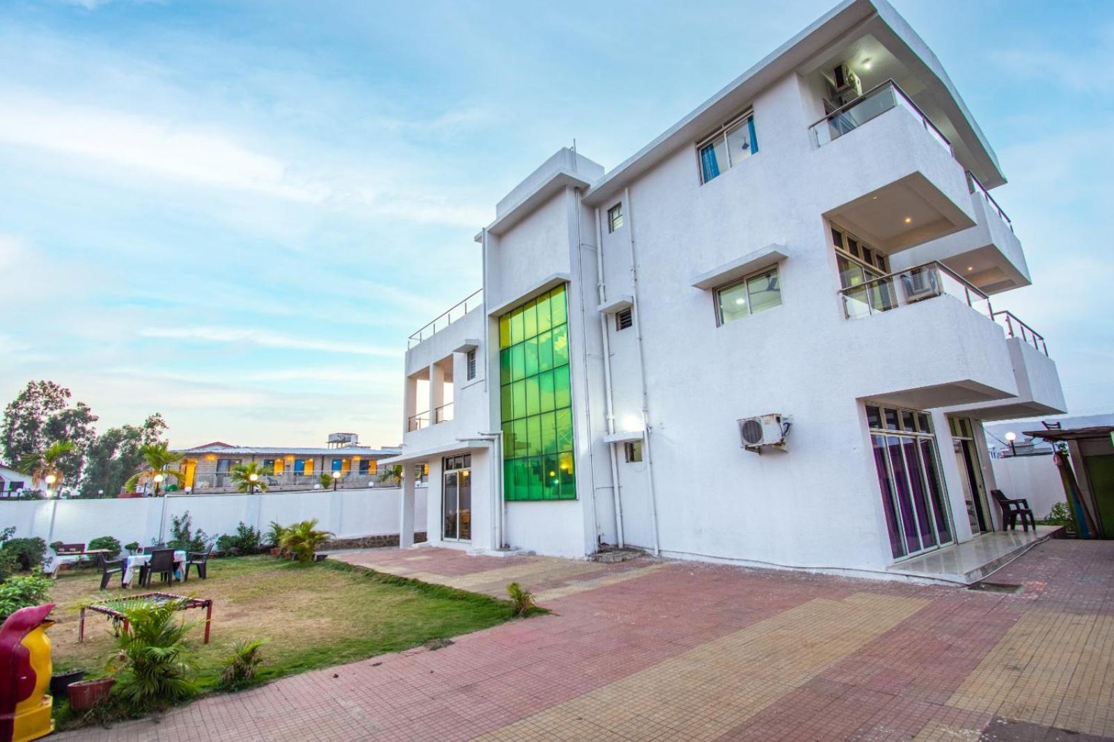 Empyrean Stay Ll 6Bhk Ll Royal Bramha Palace Ll Pvt Pool Ll 罗纳瓦拉 外观 照片