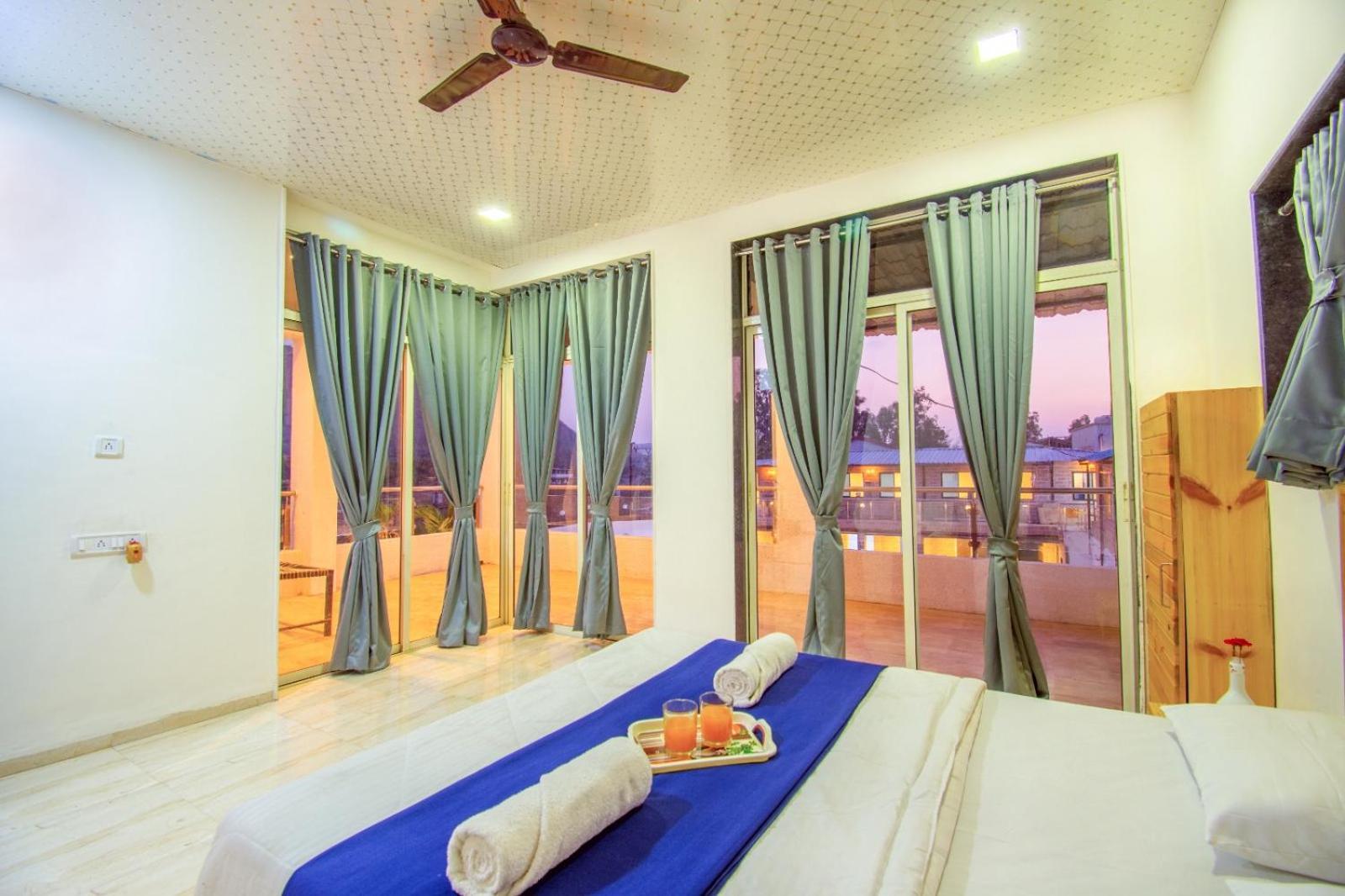Empyrean Stay Ll 6Bhk Ll Royal Bramha Palace Ll Pvt Pool Ll 罗纳瓦拉 外观 照片